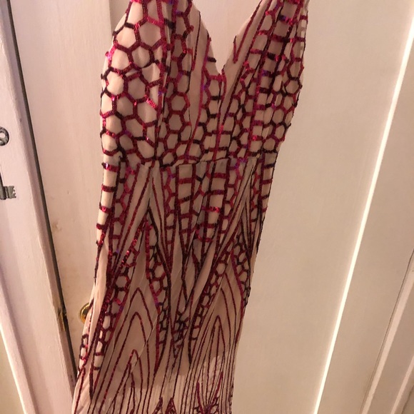 Fashion nova l dress  more like medium - Picture 2 of 4